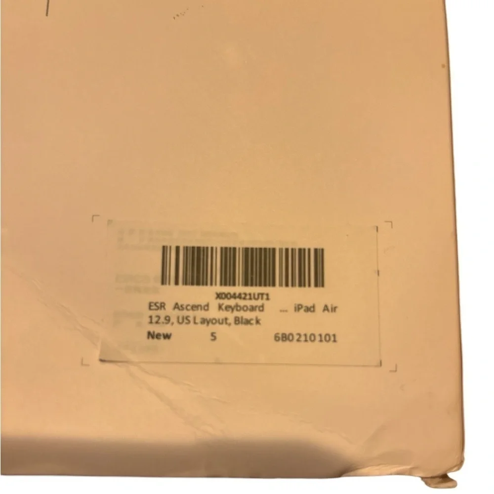 ESR Ascend for NEW iPad Air (12.9 diagonal) Keyboard Case - Black - NIB